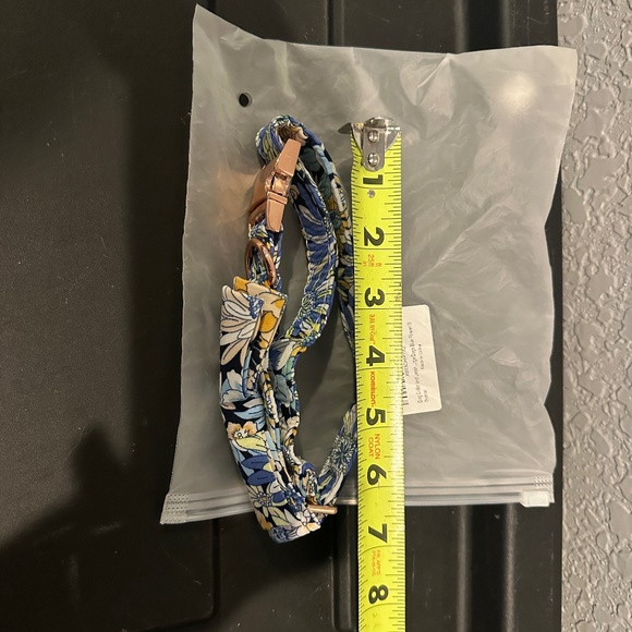 NWT Cute Floral Leash, Collar and Bow Set - Picture 6 of 7